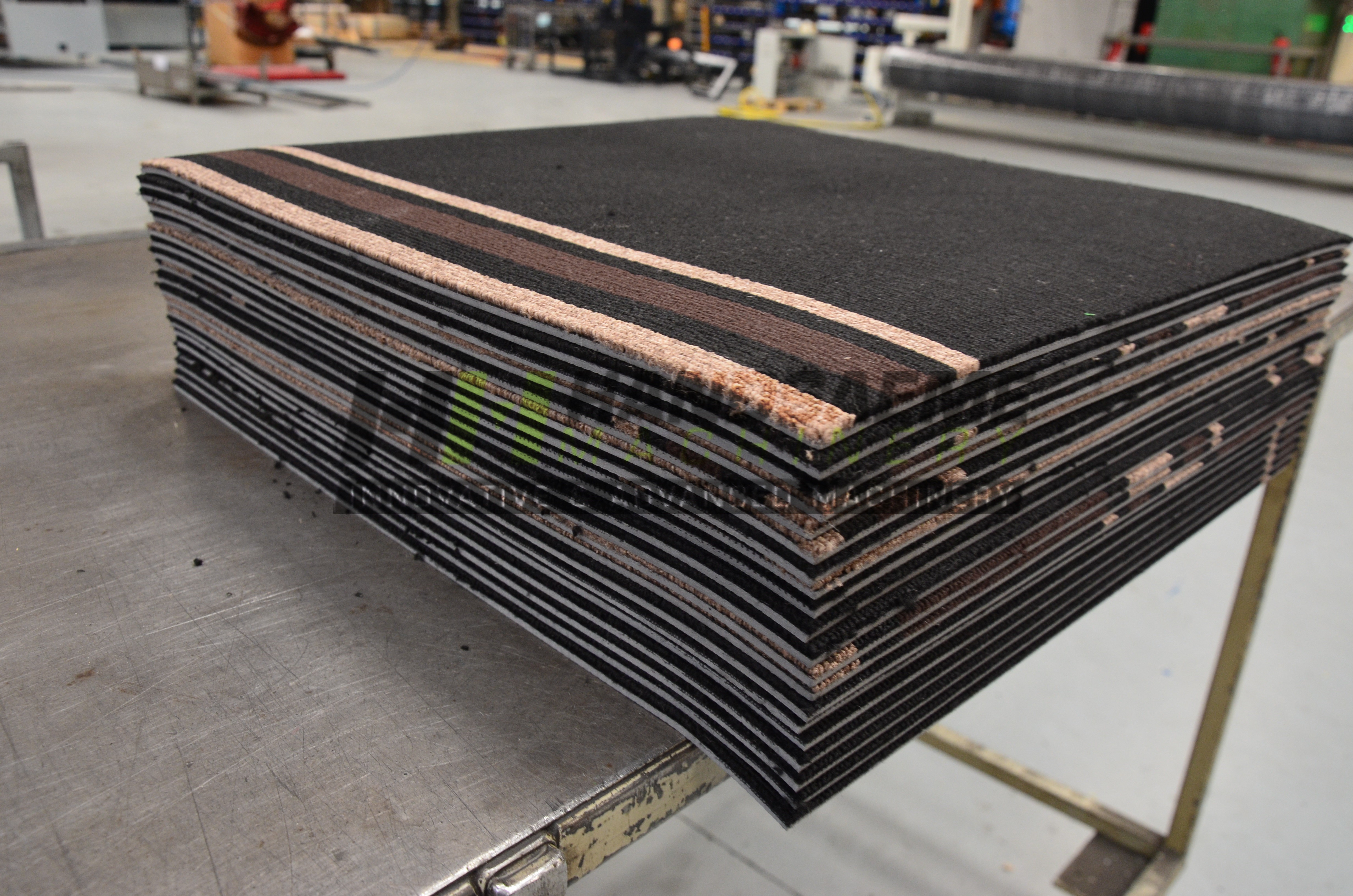 DISCOVER OUR CUTTING PRESS FOR CARPET TILES